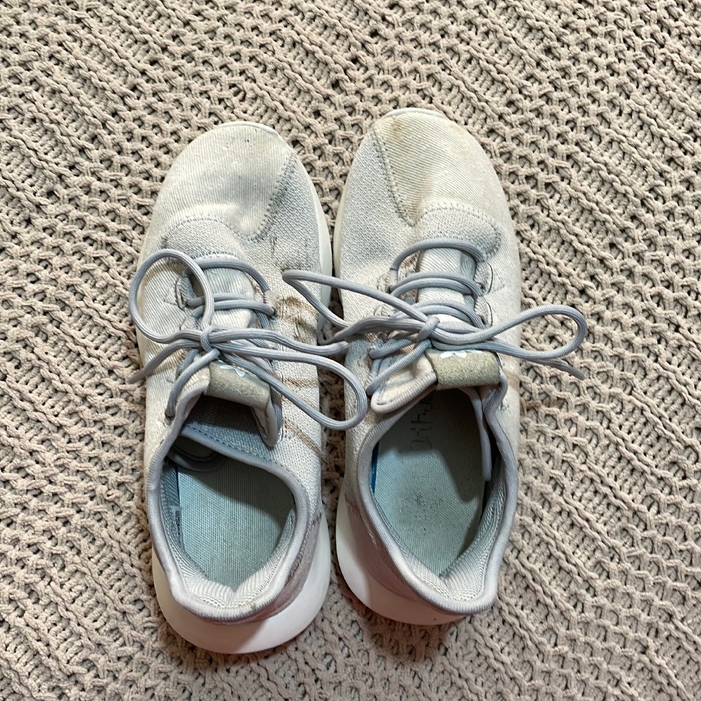 Womens size 7.5. Youth size 6 adidas grey and white tennis shoes.